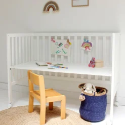 Cuna de madera lacada blanca