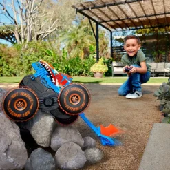 Hot Wheels Monster Truck Tiger Shark Escalador R/C